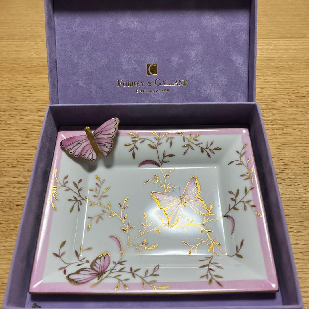 美品☆送料込み！！ ロールセリニャック 小物皿 ピンク 蝶々 - メルカリ