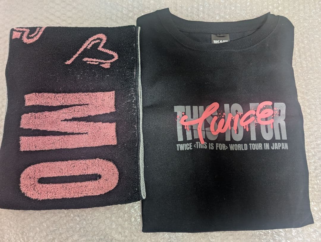 TWICE MOMO ツアータオル & Tシャツ セット
