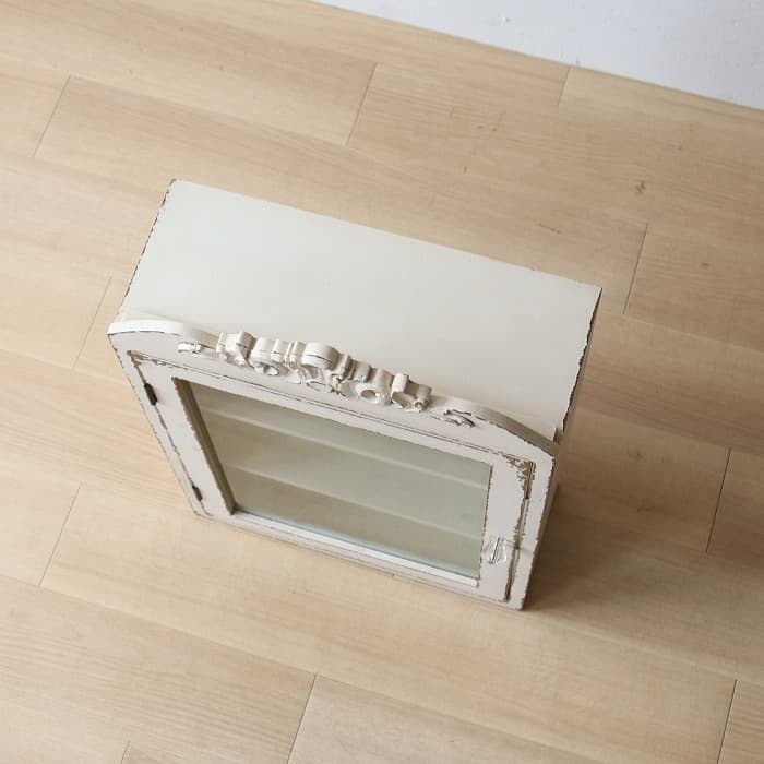 シャビーシック ホワイト ガラスケース 古家具 壁掛け 飾り棚