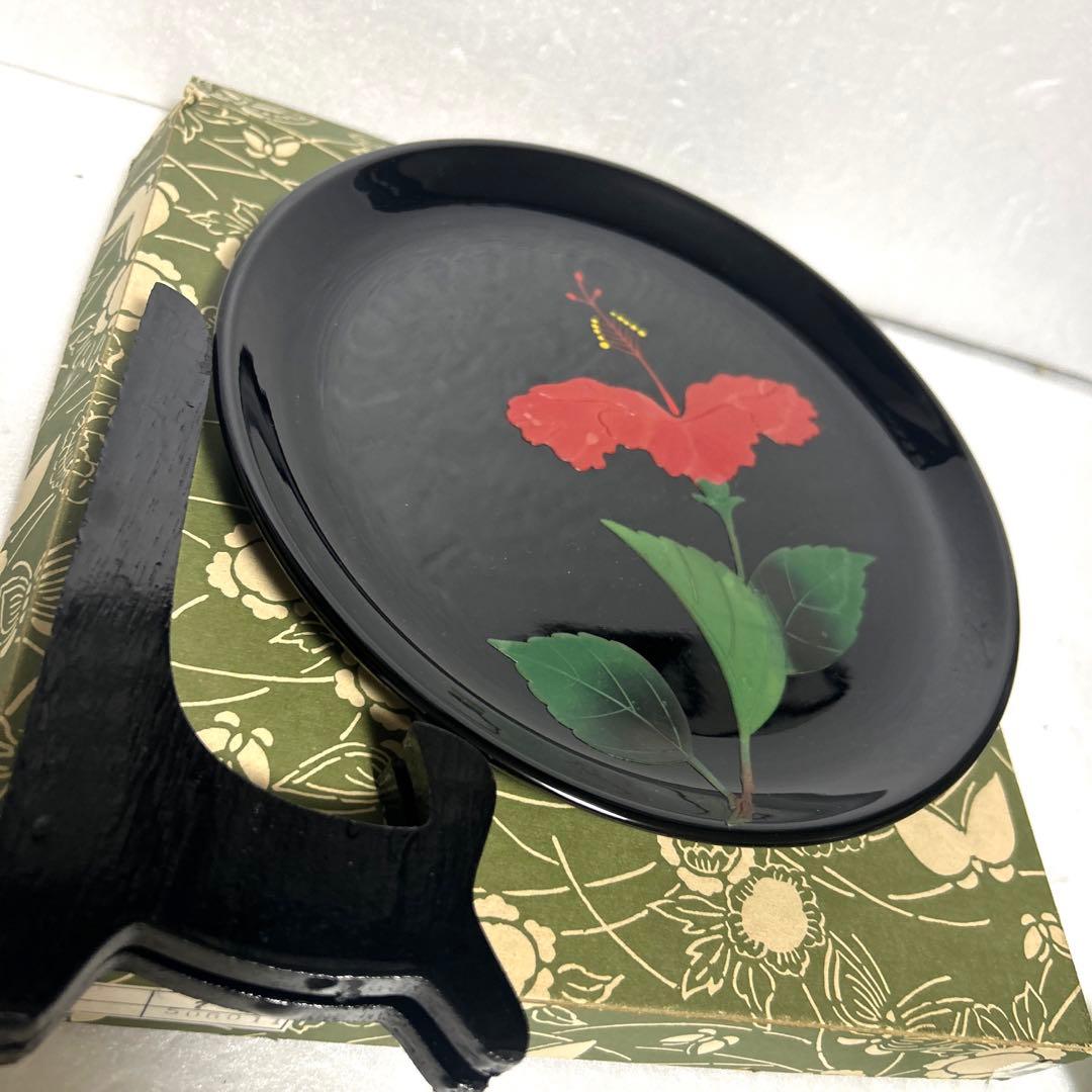 未使用 沖縄琉球塗 琉球漆器 朱塗パパイヤ銘々皿/黒塗ハイビスカス7寸