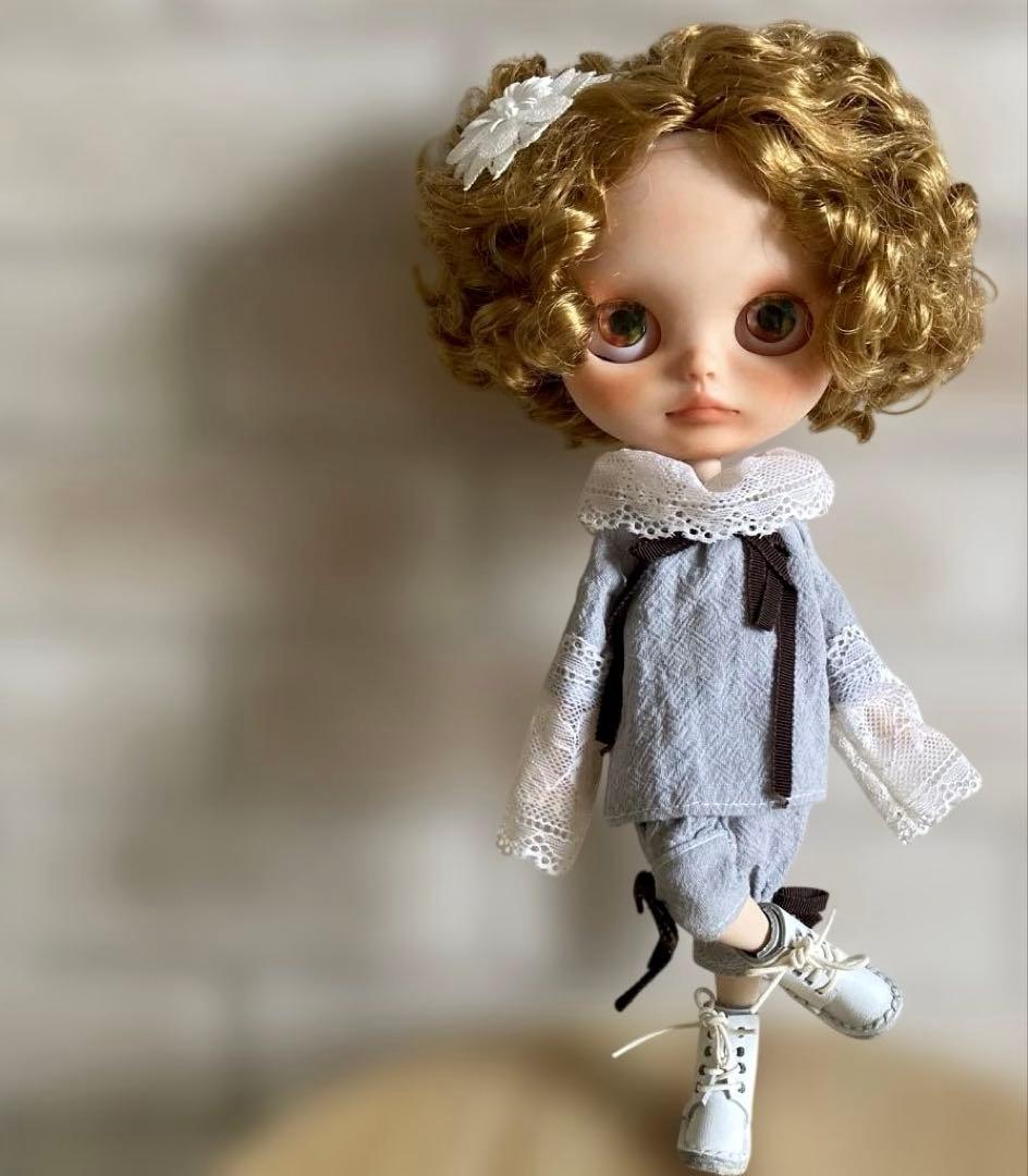 カスタムアイシードール　　137 首傾げ　　ウェービーヘアー