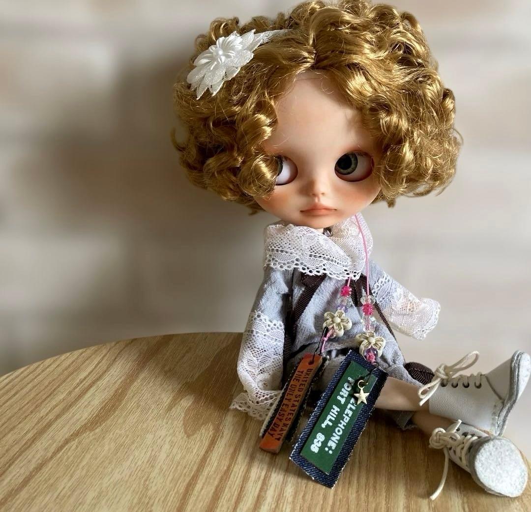 カスタムアイシードール　　137 首傾げ　　ウェービーヘアー