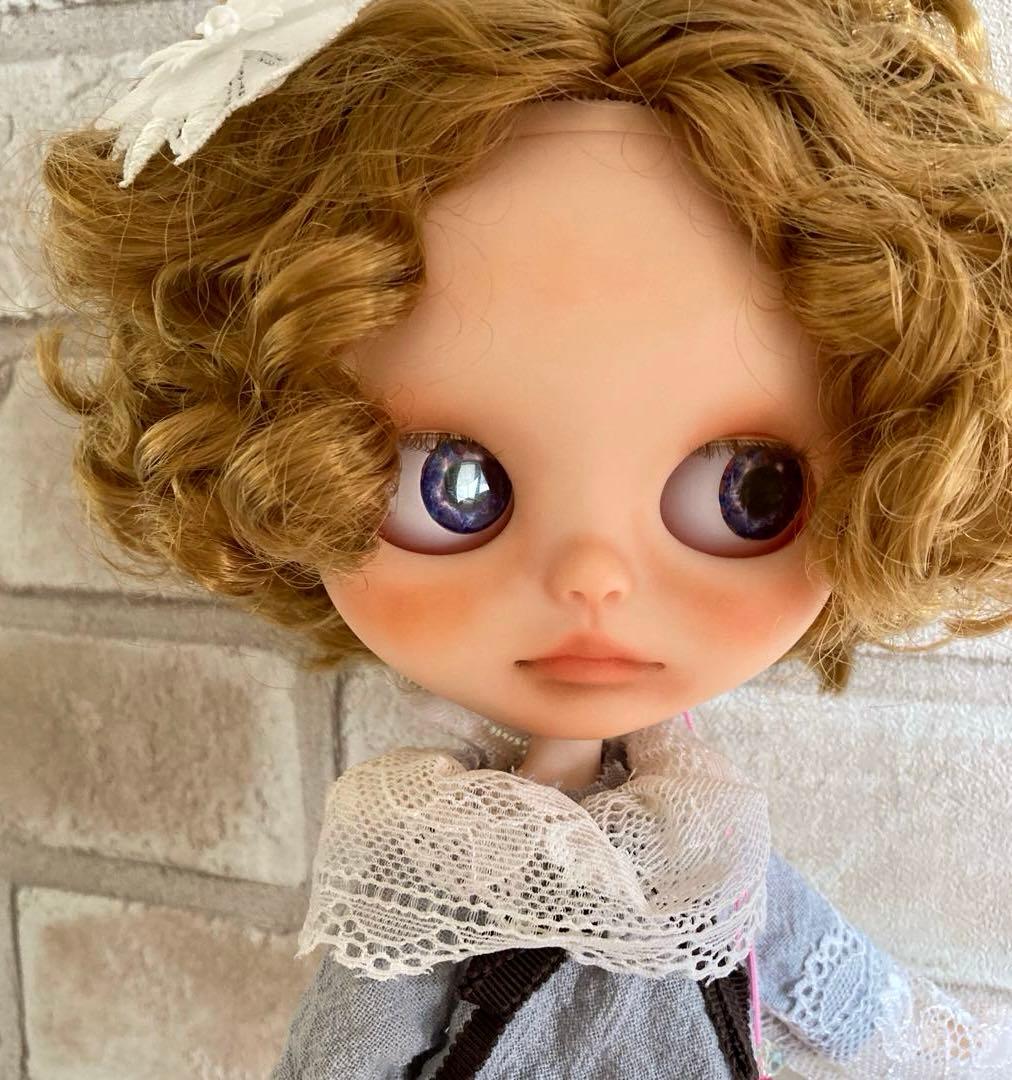 カスタムアイシードール　　137 首傾げ　　ウェービーヘアー
