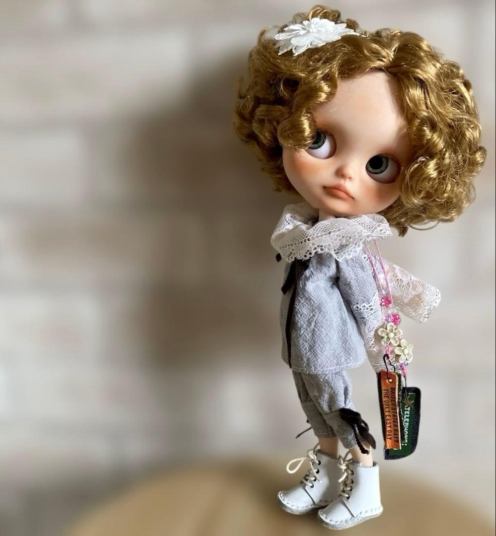 カスタムアイシードール　　137 首傾げ　　ウェービーヘアー