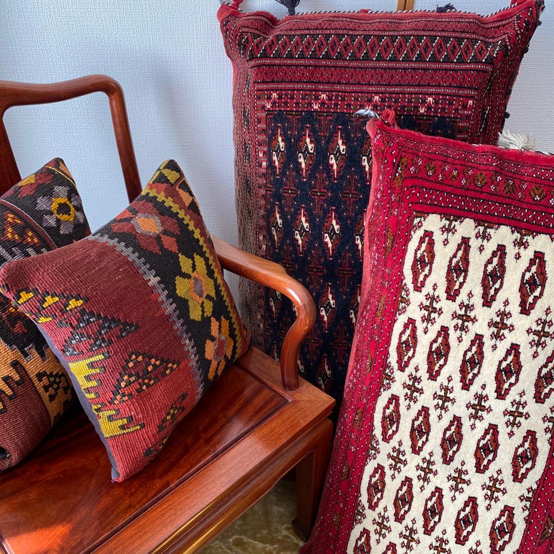 ペルシャ絨毯　トルクメン産大きいクッションカバー（小）