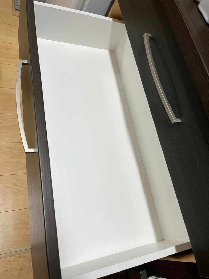 【値下げ中！8/19 15時まで！送料込み】キッチンボード　食器棚 ガラス扉付き