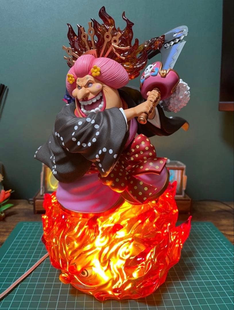 ONE PIECE ビッグマム フィギュア