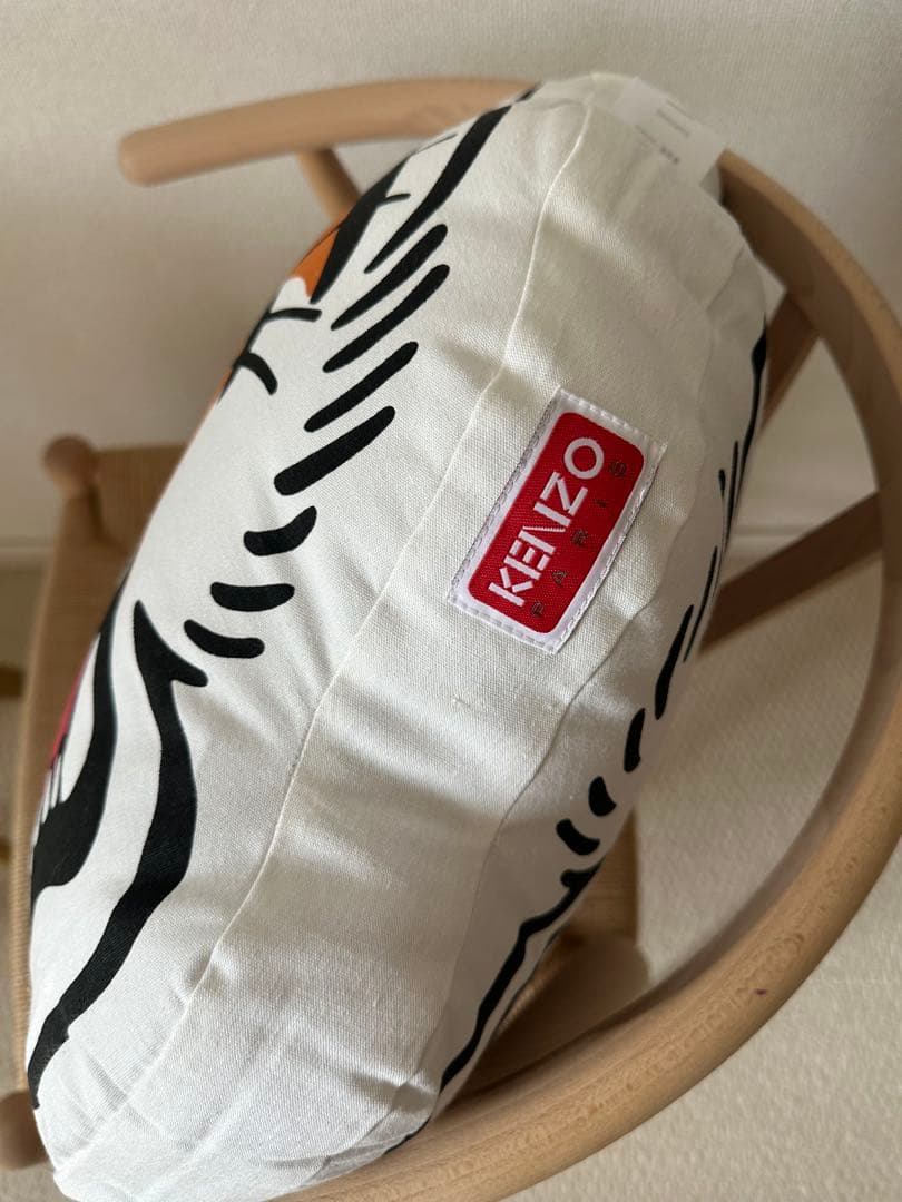 KENZO ケンゾー クッション　迫力のタイガー　未使用品　可愛がって頂ける方に