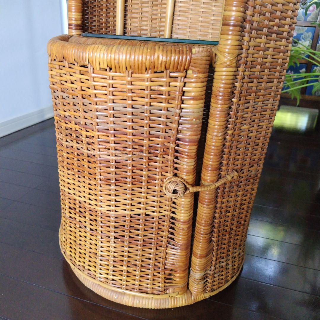 美品です！レトロ ラタン キャビネット 飾り棚 ガラス別売り