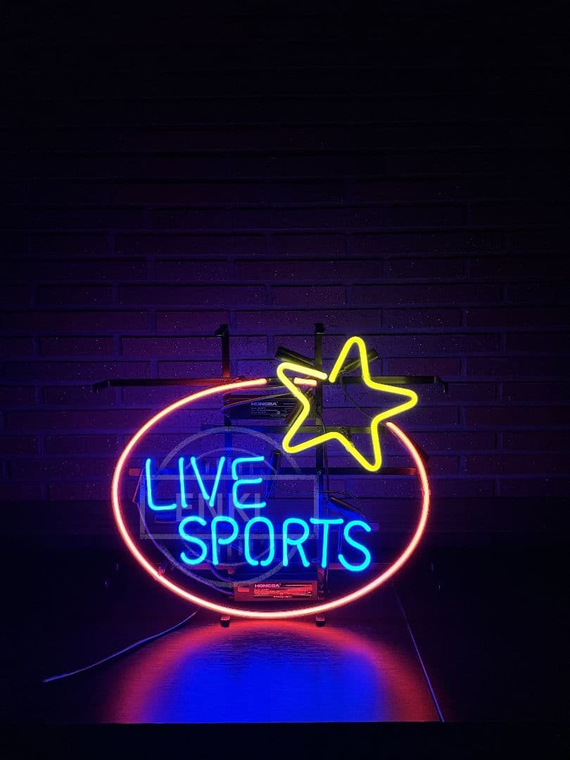LIVE SPORTS ネオンサイン　スポーツバー　店舗装飾　インテリア　照明