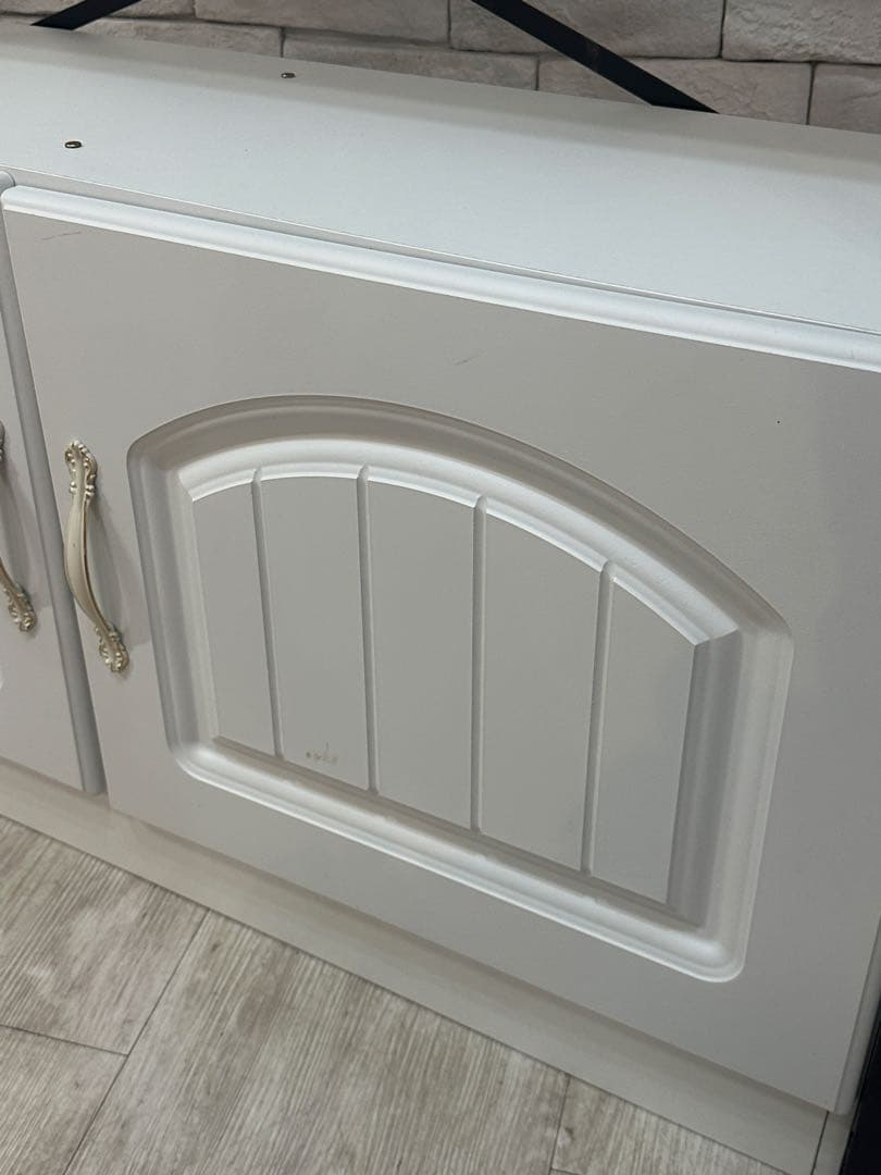 ① 【東京都内23区配送無料】陳列棚　キャビネット　ディスプレイ　サロン　什器