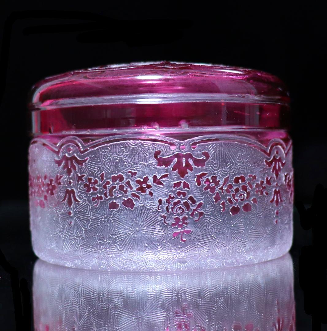 オールド・ヴァルサンランベール 桃色被せガラス薔薇蓋物 ボンボニエール 小物入れ