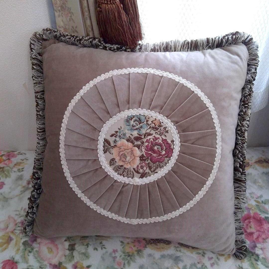 トルコ直輸入　高級　クッションセット　５品　ロココ