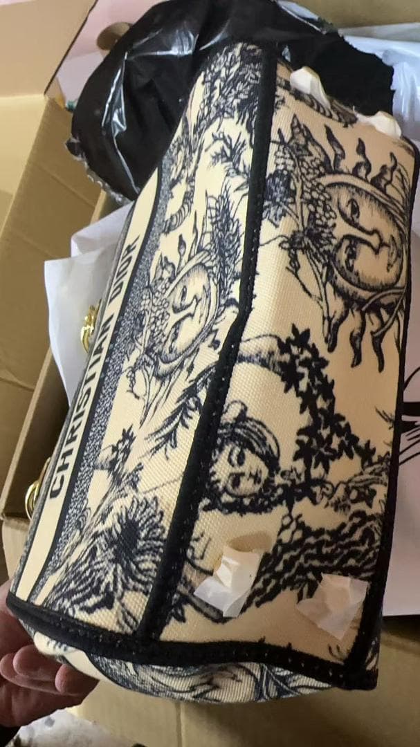 GUCCI ネイビー GGロゴ ネクタイ