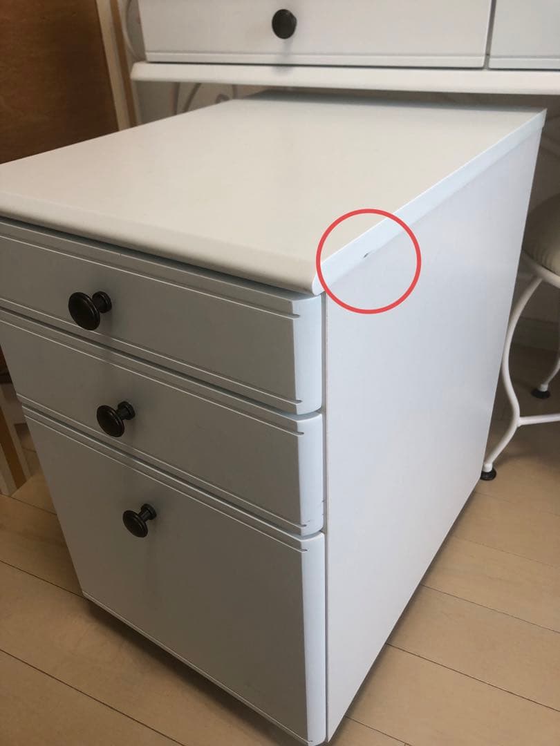 ニトリ　学習机　ワゴン、いす付き　猫脚風　ドレッサー　白