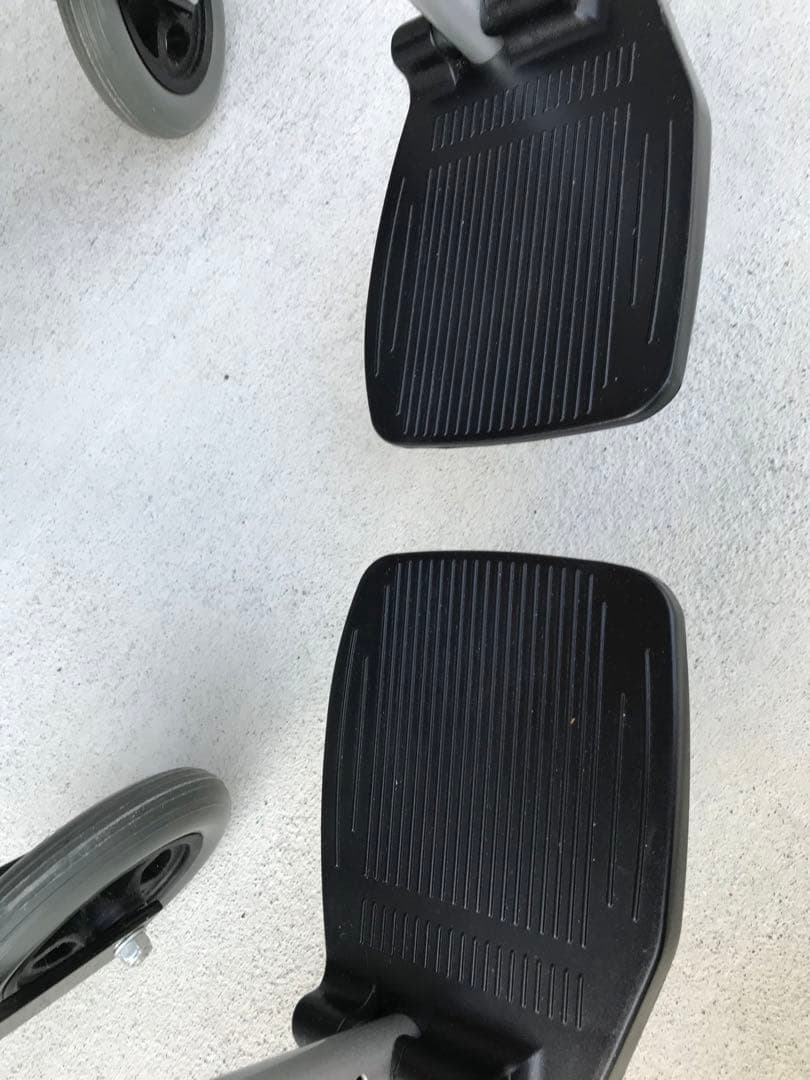 車椅子　ケアテックジャパン　折りたたみ