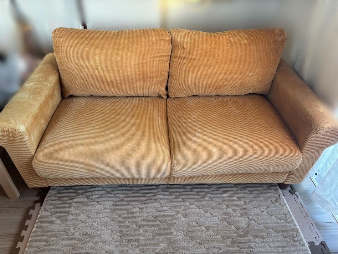キャメルファブリック2人掛けソファ
