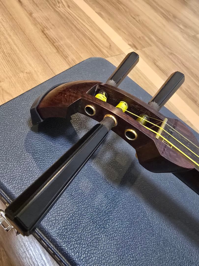 完全メンテナンス品 津軽三味線練習仕様 紅木の中棹三味線 - メルカリ