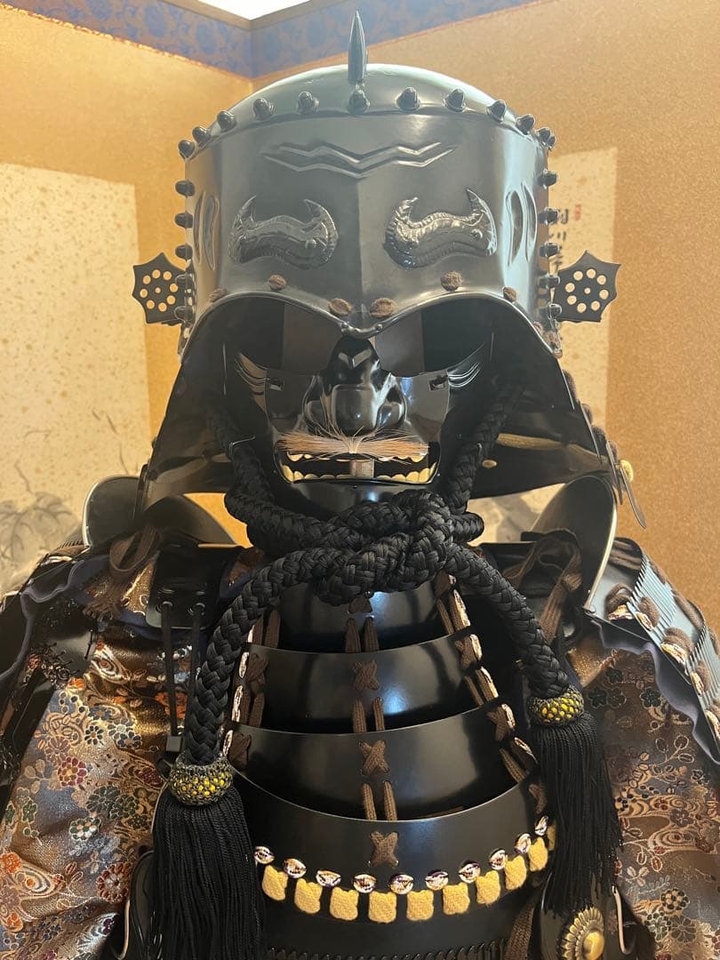 美品！鎧兜 大鎧 等身大一式 雑賀衆 鎧櫃、鎧台付き - メルカリ