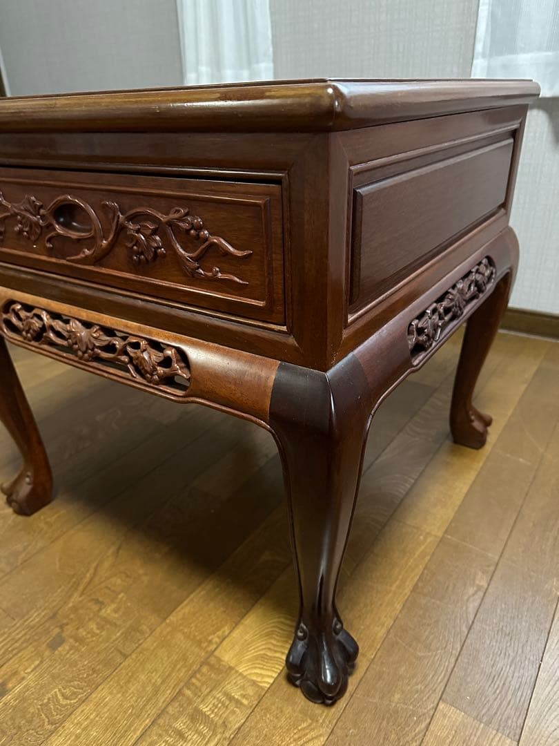 螺鈿入りサイドテーブル(木製彫刻入り)