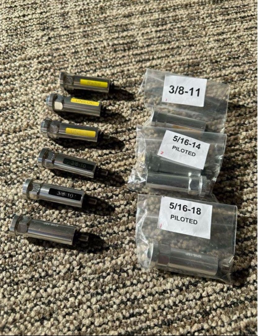 トリプルシックステイ ホワイトカーボン エッセンシャル パールホワイト