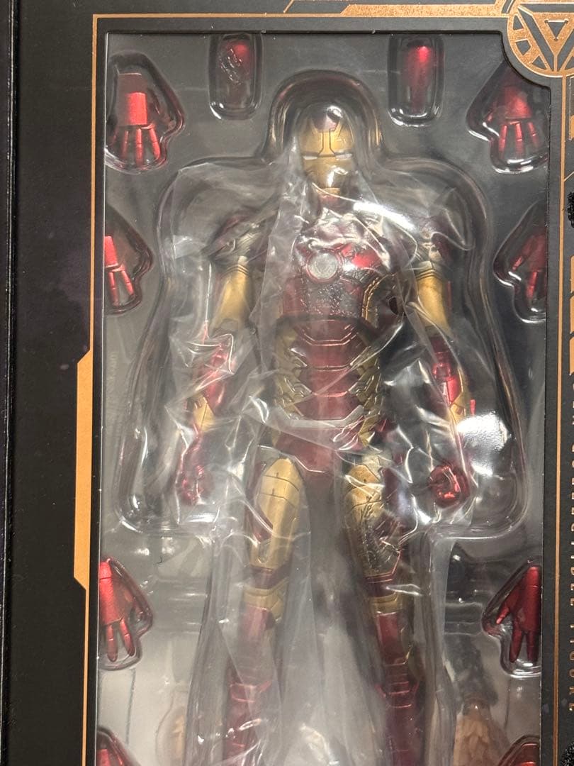 threezero DLX アイアンマン マーク43バトルダメージ 限定版