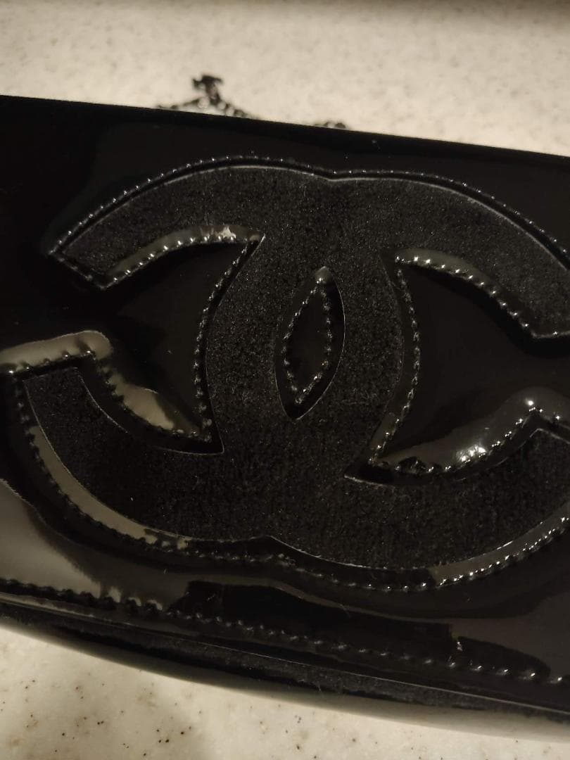 CHANEL シャネル ノベルティ ボア エナメル チェーンショルダーポーチ