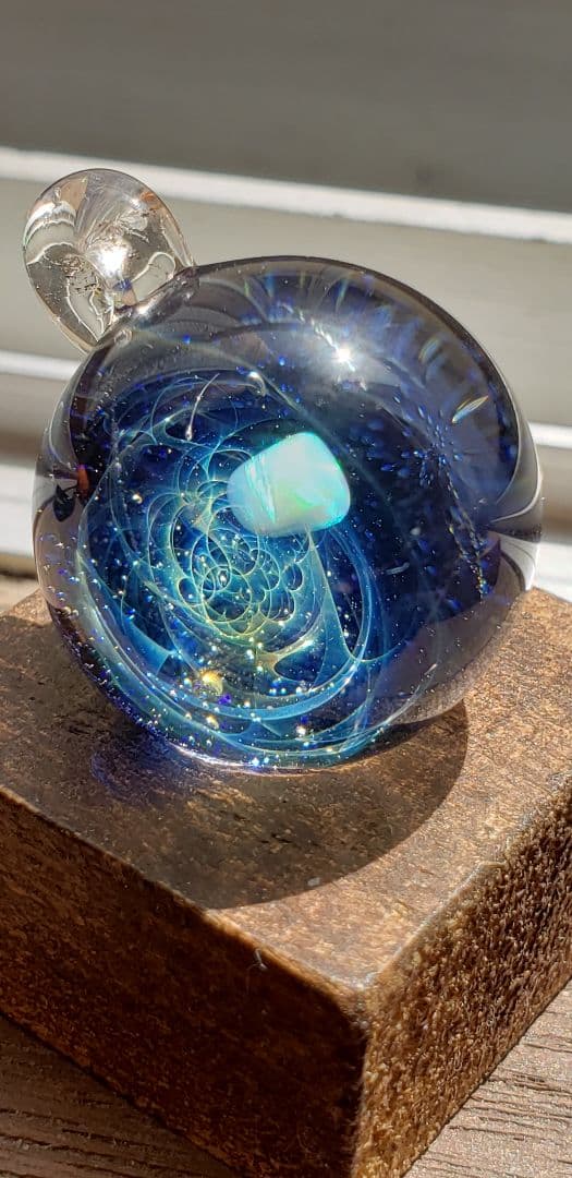 宇宙モチーフガラスネックレス