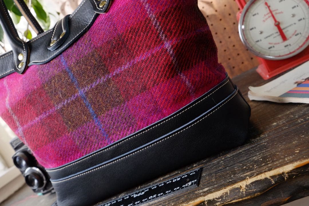Harris tweed チェックブラックレザートートバッグ　ハリスツイード