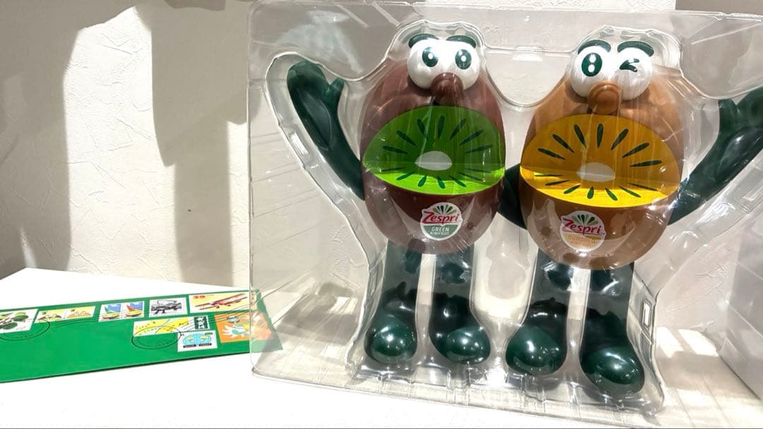 う*ん様 非売品ゼスプリ キウイブラザーズ 特大フィギュア - メルカリ