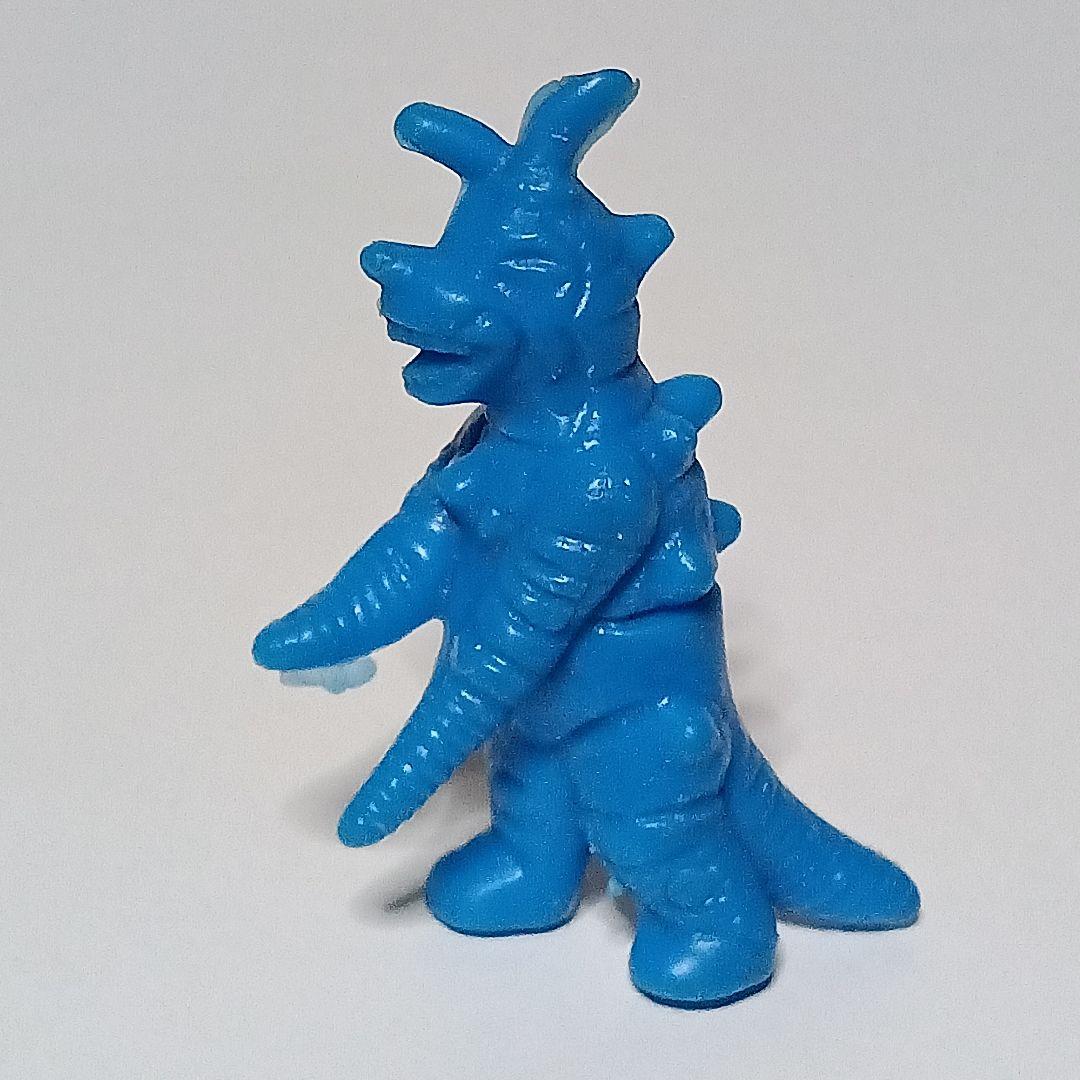 ウルトラ怪獣？ ミニフィギュア ポリ人形 パチ レトロ - メルカリ