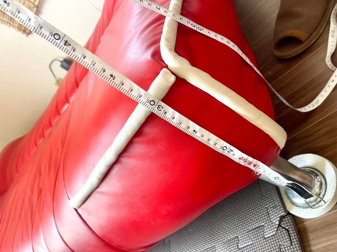 合成皮革　モダンな赤いソファベッド