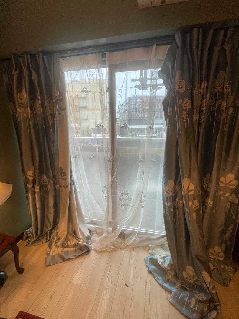 お花刺繍カーテン&レースカーテン　8枚