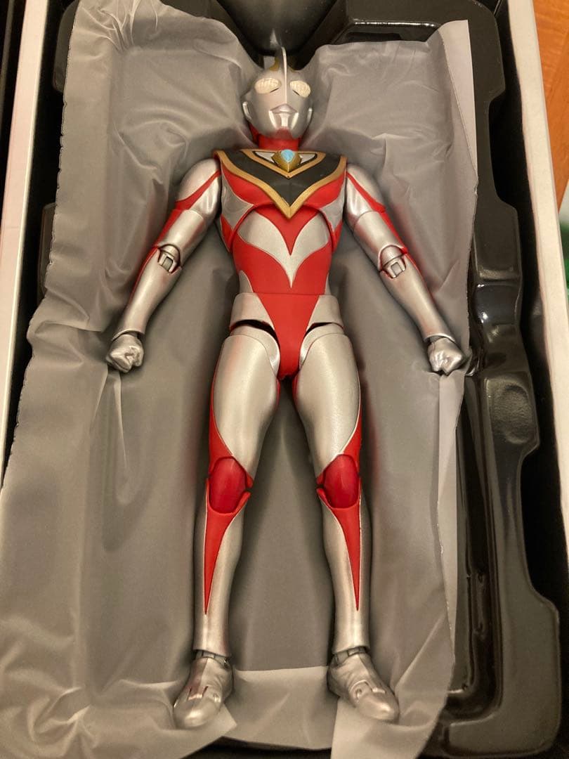 【開封品】S.H.Figuarts 真骨彫製法 ウルトラマンガイア V2