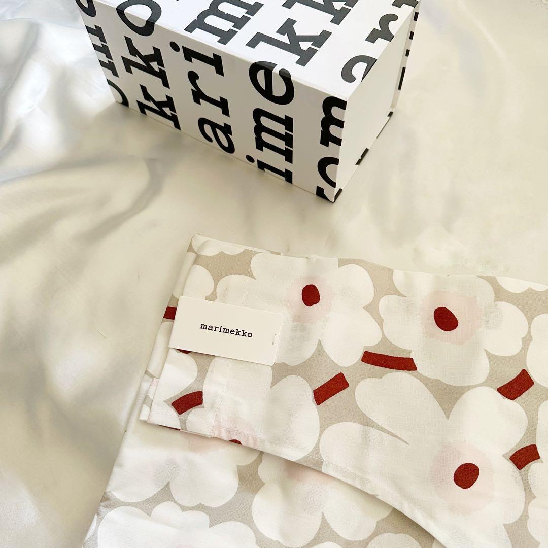 マリメッコ 日本限定 Mini Unikko エプロン ホワイト×ライトグレー