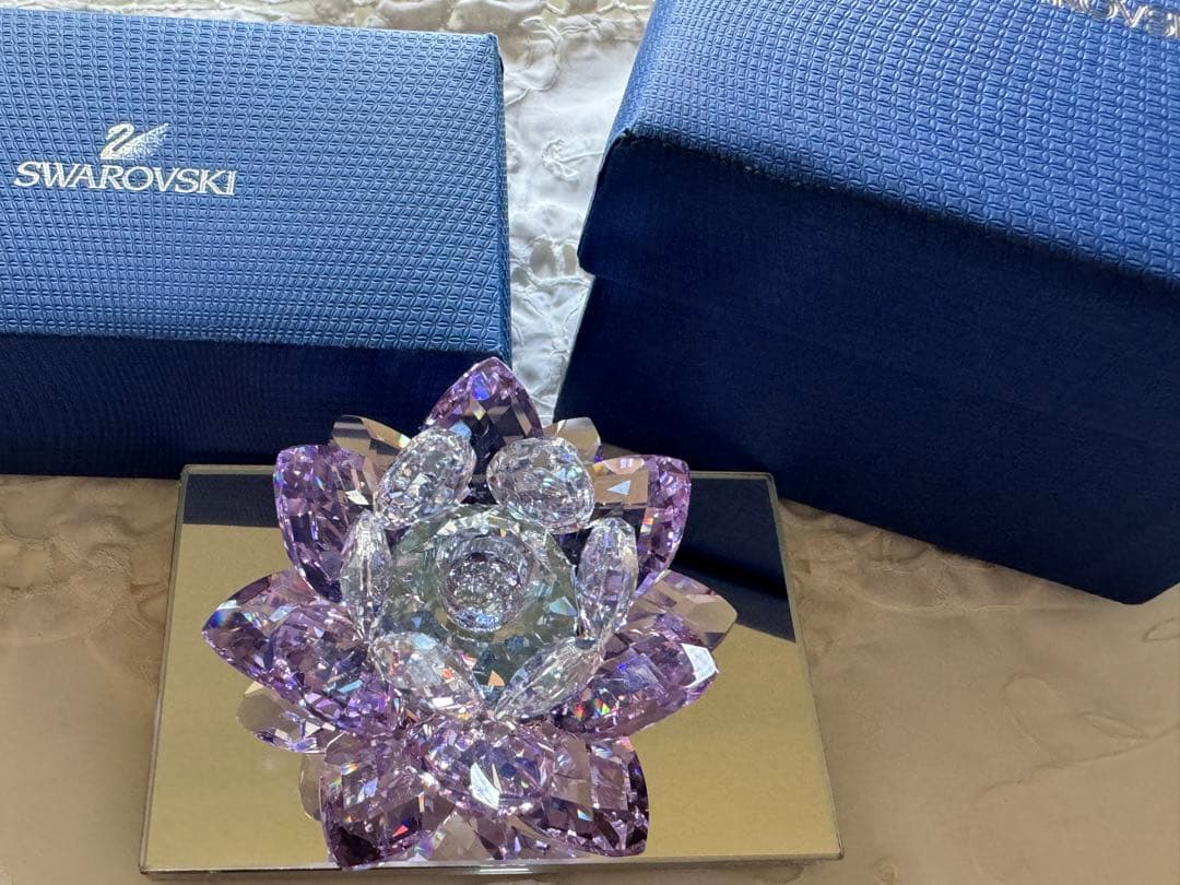 スワロフスキーのウォーターリリーキャンドルホルダー　パープル