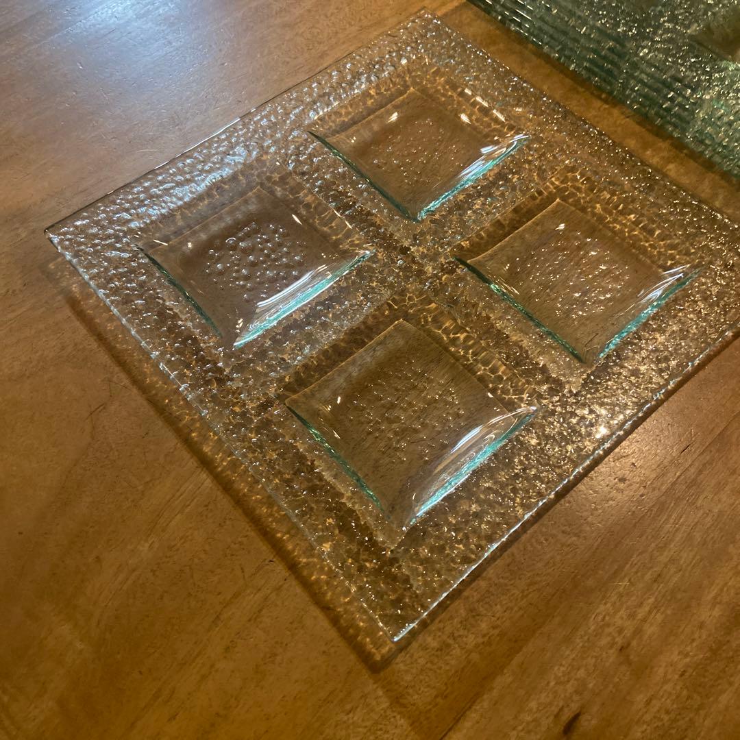 エメラルドグリーンのガラスプレート7枚