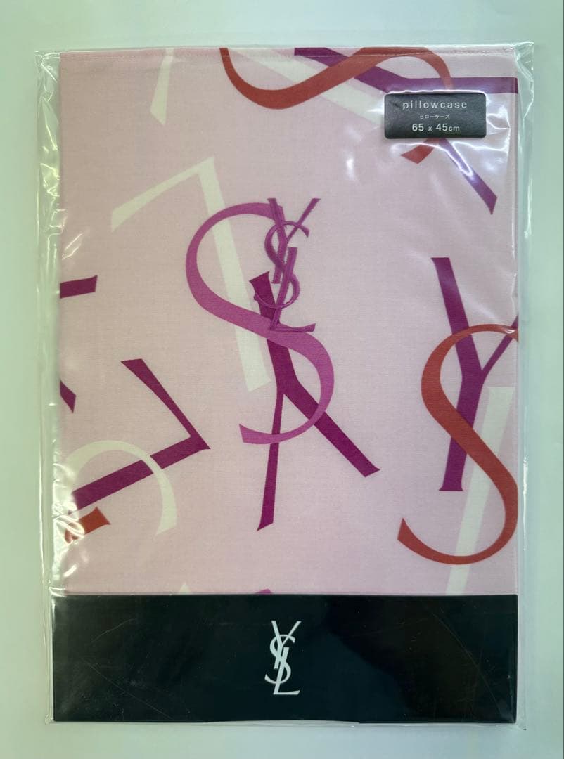 YSL イヴ・サンローラン 刺繍入りカバー2点セット