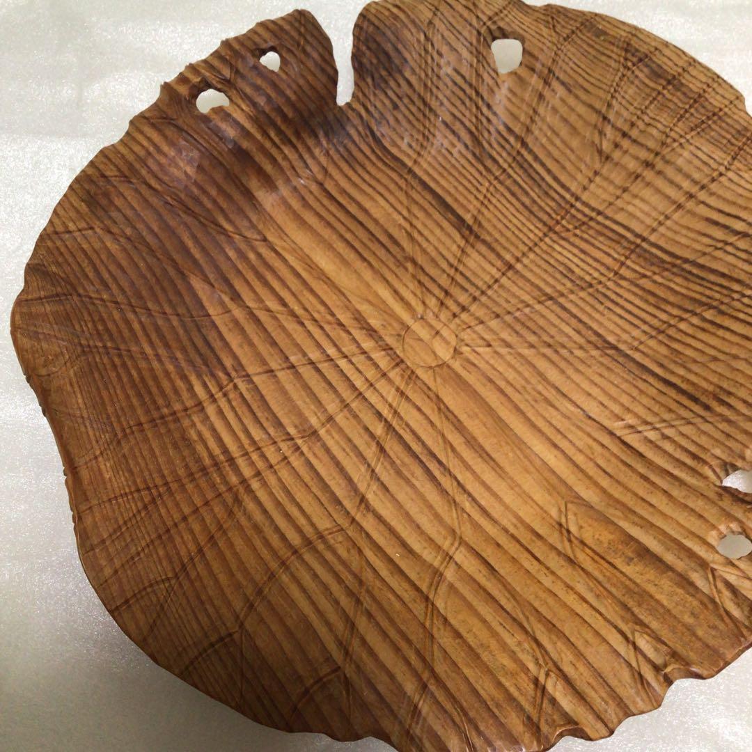玉置玉泉作　木彫り　皿　木　蓮の葉