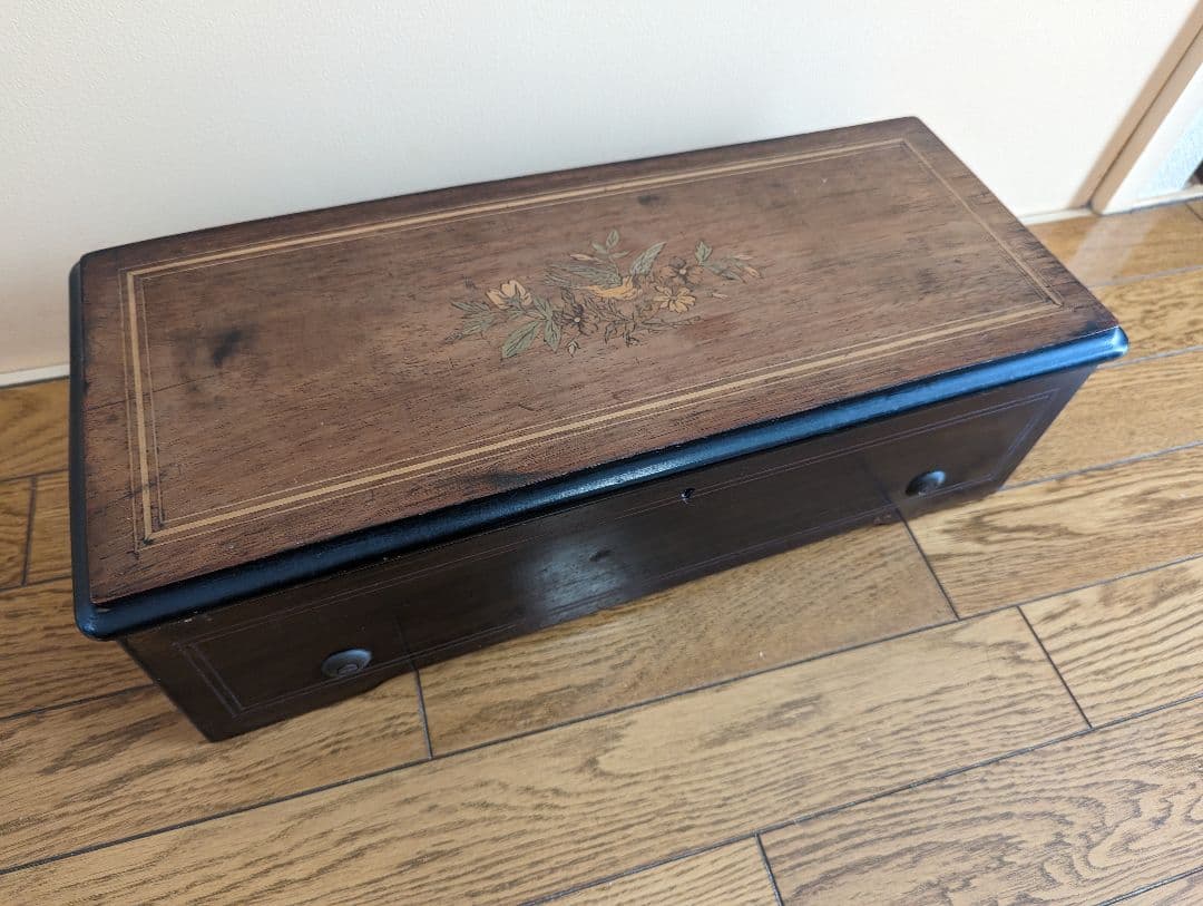 オルゴール　手巻き式　80鍵盤くらい？　オペラなど収録