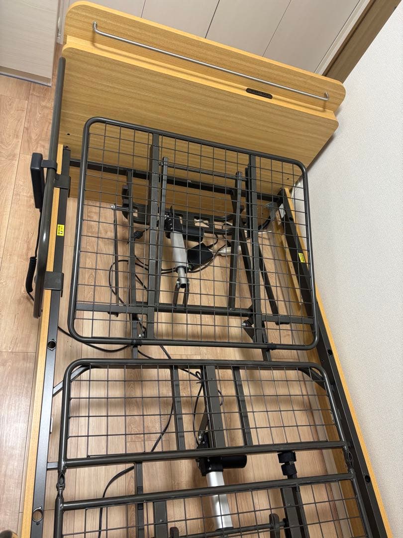 お値下げ　クレオ電動ベッド2モーターヘッドボード2口コンセント付&サイドガード付