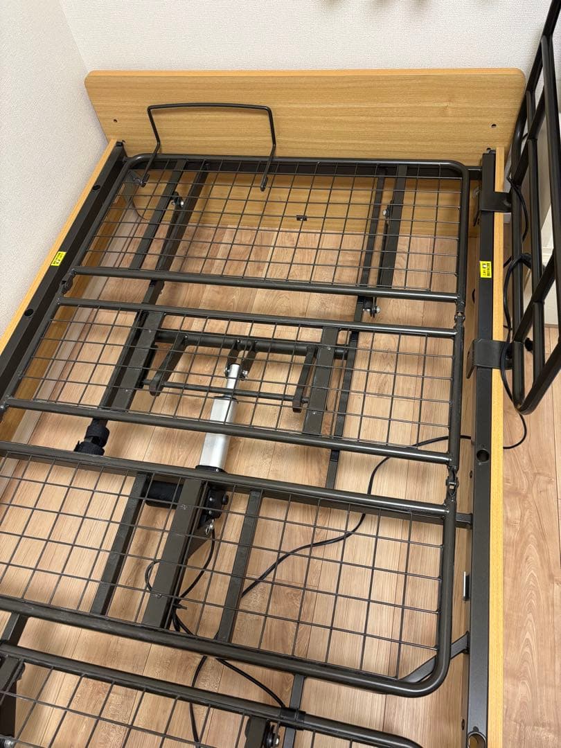 お値下げ　クレオ電動ベッド2モーターヘッドボード2口コンセント付&サイドガード付