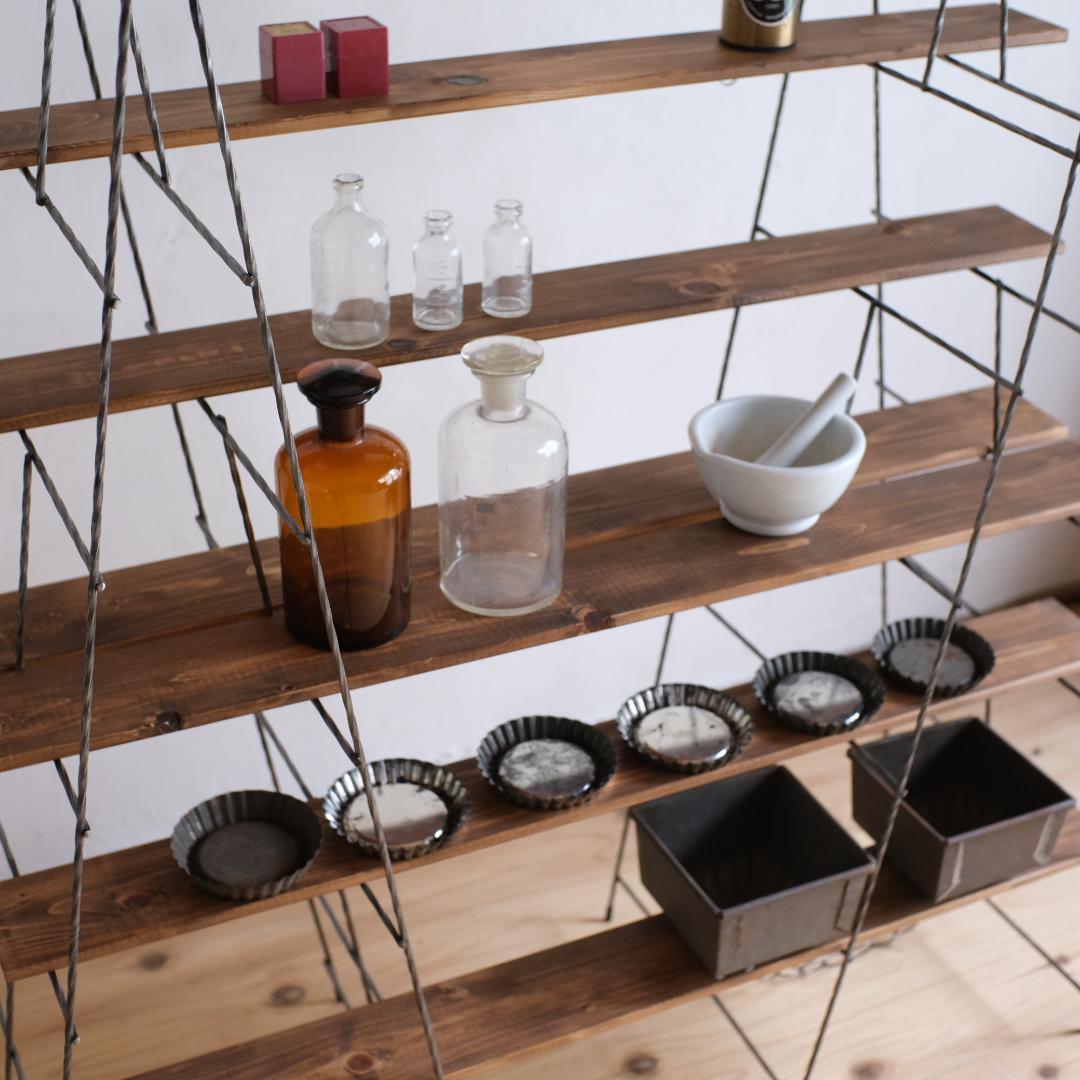 無骨なアイアン脚＆ウッドの飾り棚N イベント什器 アクセサリーラック