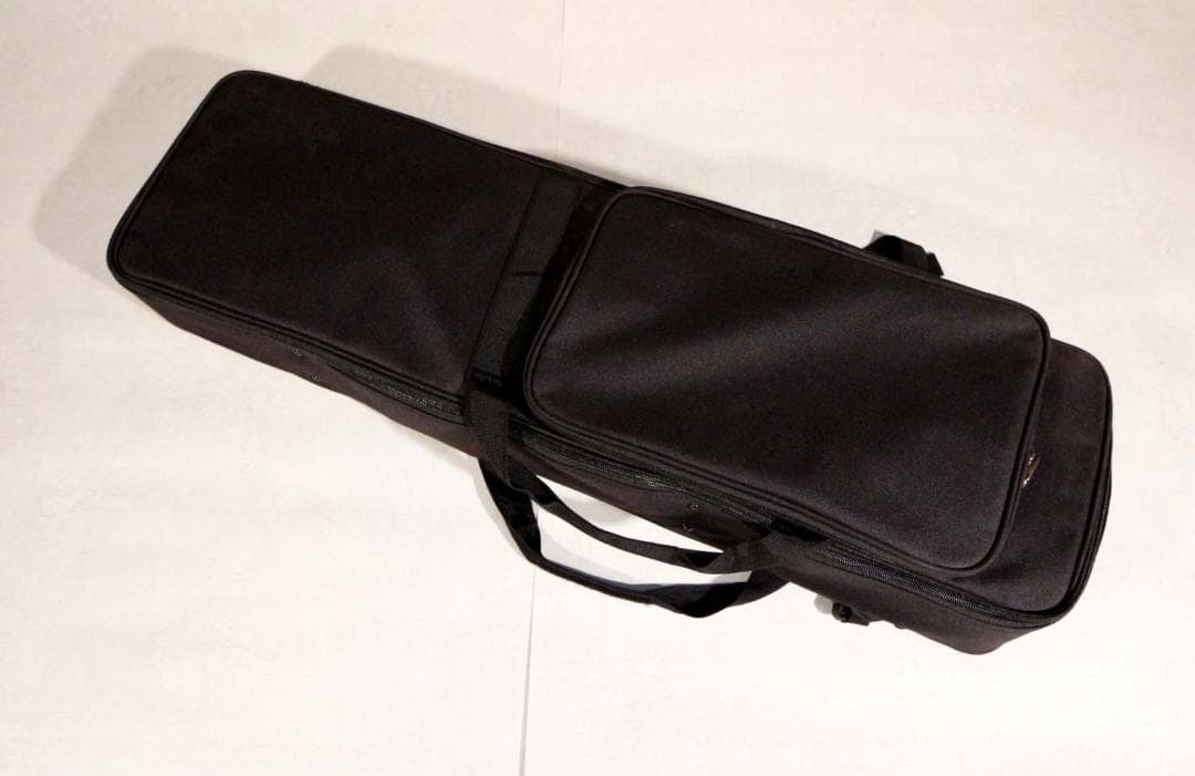 ■沖縄三線■ケース、チューナー、教則本、DVD付セット■美品 / 人工皮革