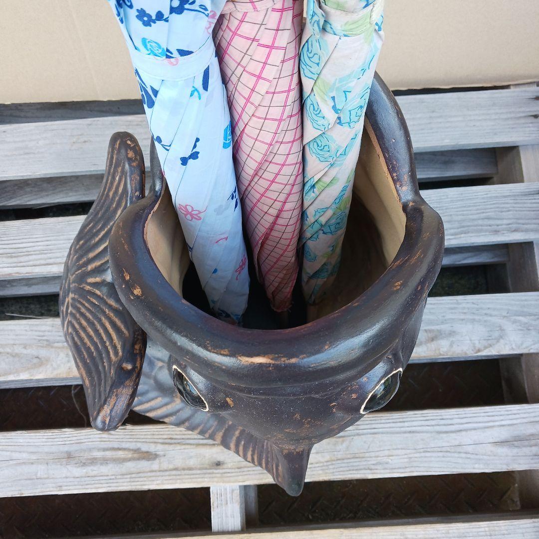 新品 陶器 傘立て 鯉 ブラック アンティーク オブジェ 縁起物 手造りU