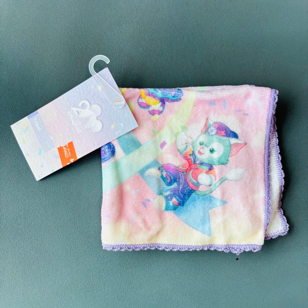 新品】香港ディズニー 20周年グッズ ダッフィーフレンズハンカチ