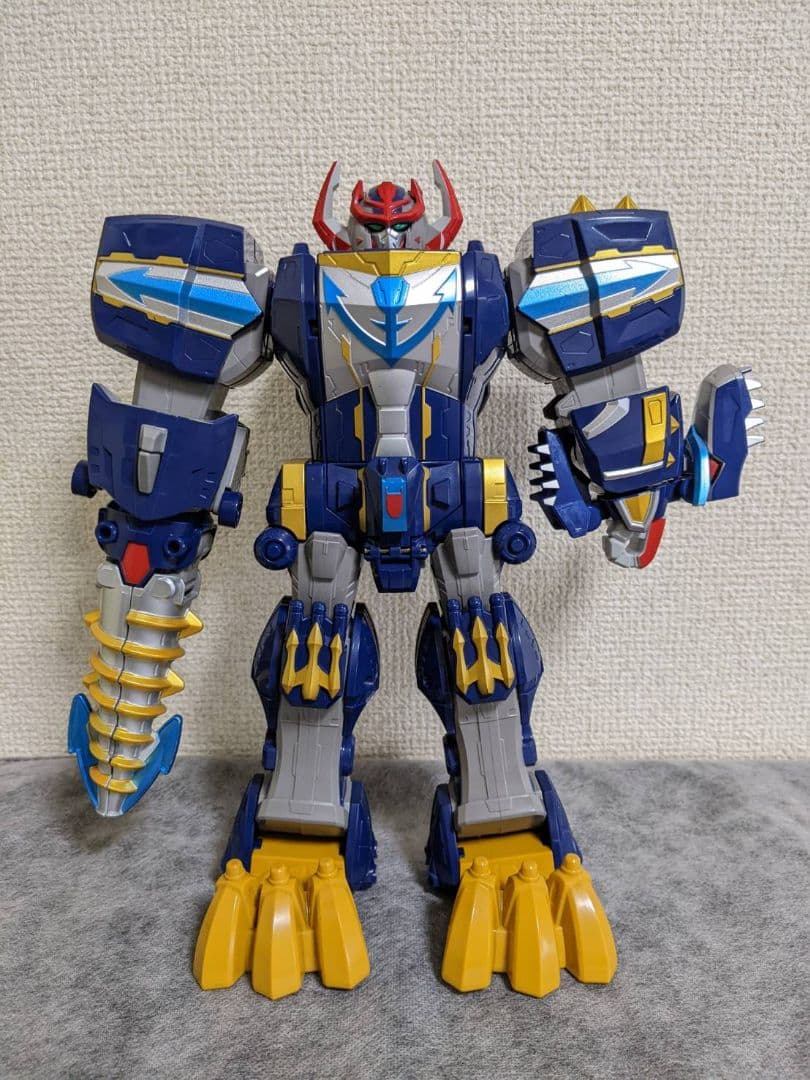 海賊戦隊ゴーカイジャー 海賊合体 DX豪獣神 (※破損あり。) - メルカリ