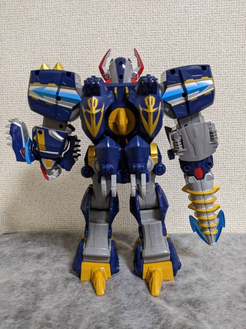 海賊戦隊ゴーカイジャー 海賊合体 DX豪獣神 (※破損あり。) - メルカリ