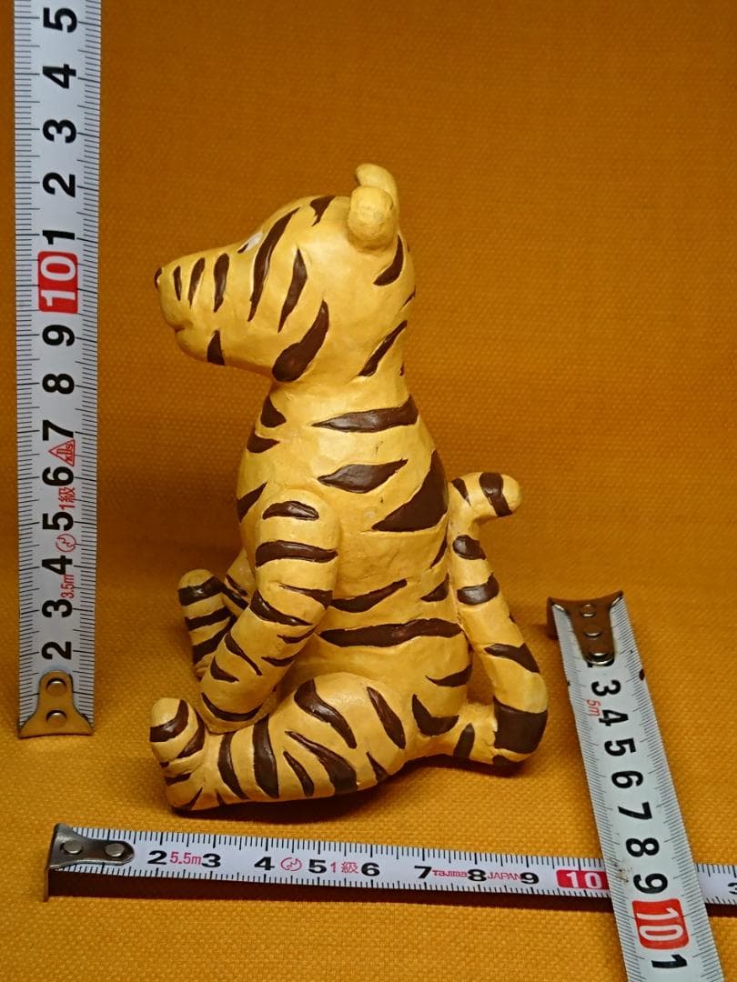 トラ　ティガー　ディズニー　木製　置物　インテリア　工芸品　美術品　A2518