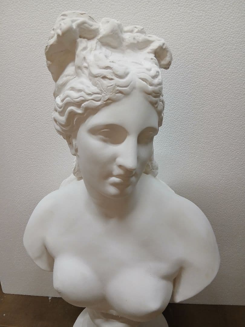 カピトリーノ胸像(高さ80cm)